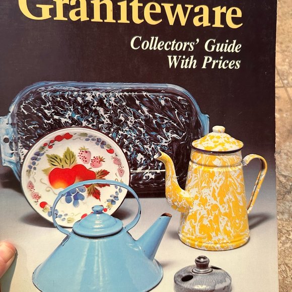 Graniteware Collectors' Guide - Picture 1 of 4